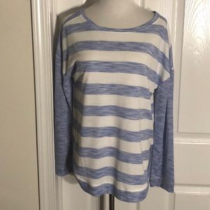 Brina & Em Tania Curved Hem Knit Top Medium
